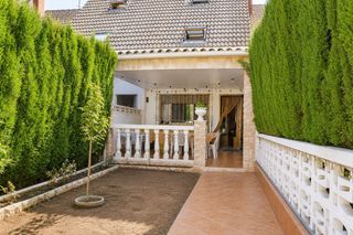 Casa aparellada a Heliópolis