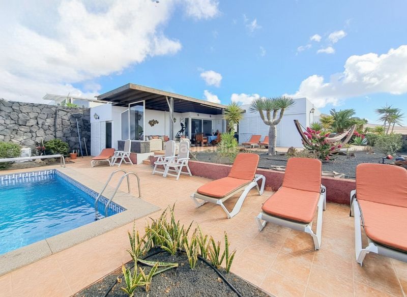 Foto 08a10c74-23dc-47b1-9898-14ddbfb4e4ec. Casa amb aparcament piscina a Playa Blanca Yaiza