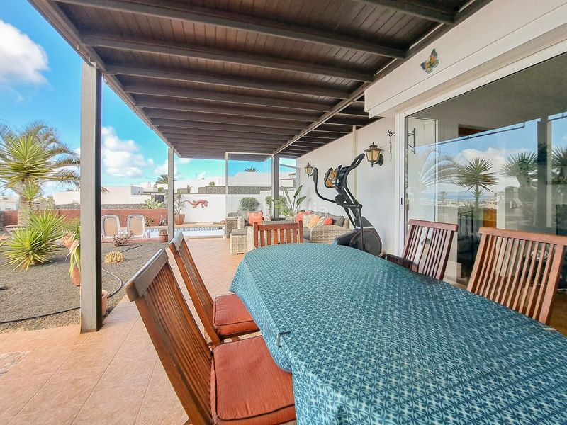Foto 40fbf1fd-4e98-4864-b188-69ec8f0171a2. Casa amb aparcament piscina a Playa Blanca Yaiza