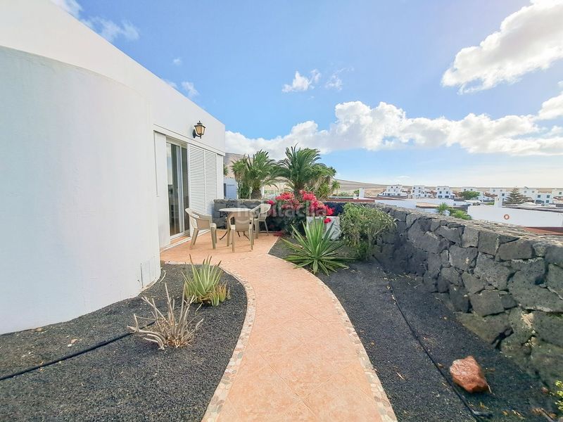 Foto ac4d95a7-c2f3-45dd-a8eb-57913a407342. Casa amb aparcament piscina a Playa Blanca Yaiza