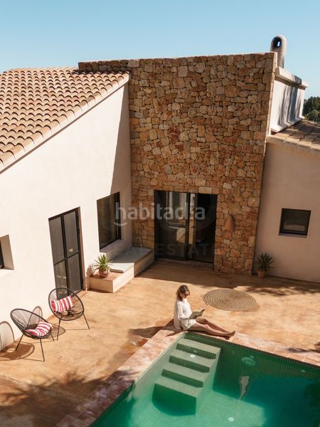 Foto 28a17659-a129-4401-a1aa-d0617714250b. Casa amb piscina a El Montgó Dénia