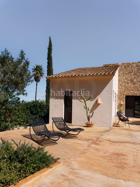 Foto 48ee8bb1-fd2b-4771-8629-11a5bafdd331. Casa amb piscina a El Montgó Dénia