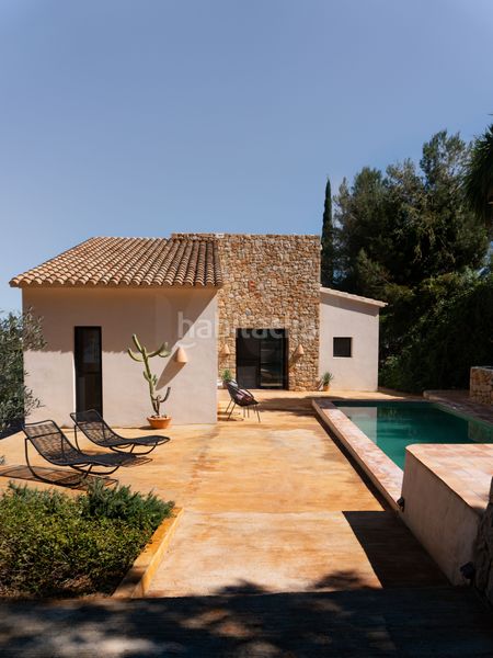 Foto 6117e178-6b01-4398-beda-cb39ee879150. Casa amb piscina a El Montgó Dénia