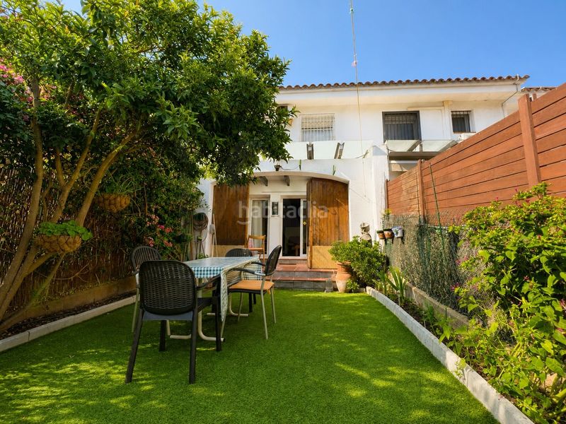 Foto bc0498e3-83c6-46f8-a05e-d0d73d9b9c9d. Casa pareada en Fenals Lloret de Mar
