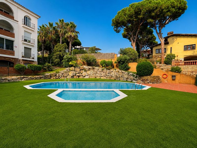 Foto dfb315c5-e7f8-44e7-9402-515e07688040. Casa pareada en Fenals Lloret de Mar