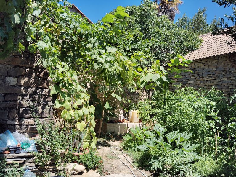 Foto f1219afd-2247-4de2-bde4-4e1add0d5bd5. Masia amb aparcament a Poblaciones Norte Jaca