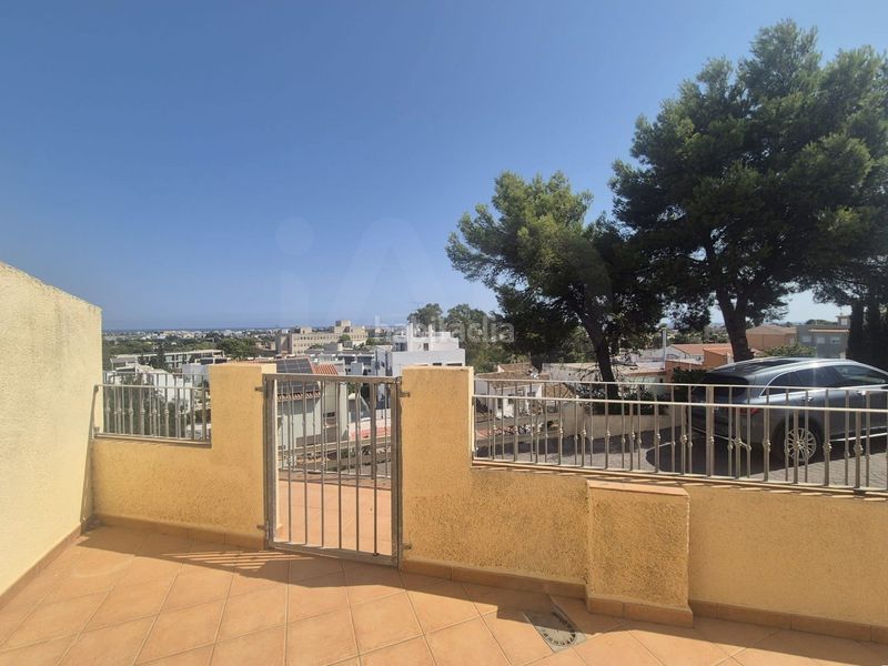 Foto edb8bc1a-2285-4e3a-89aa-8ff02d146ef0. Pis amb piscina a La Pedrera-Vessanes Dénia