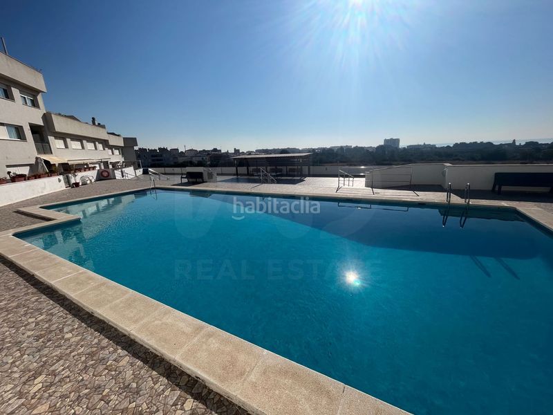 Foto 807f5a40-8780-4660-9d13-44f07ae689fc. Dúplex amb calefacció aparcament piscina a Els Masos - Els Garrofers Coma-ruga