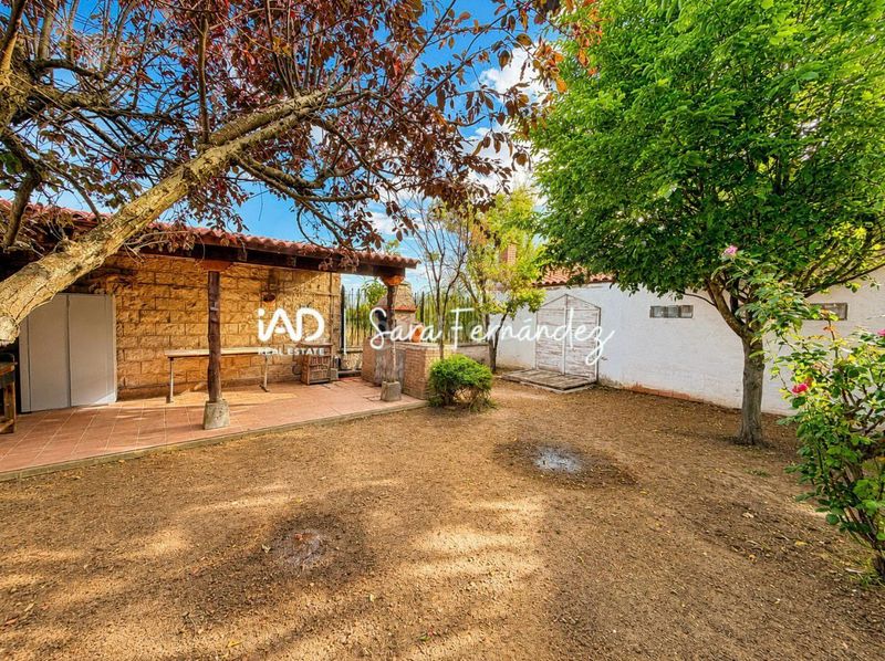 Foto eacf7720-e15d-4fa8-b7c9-d01ce76b0b07. Casa amb calefacció aparcament a Sariegos