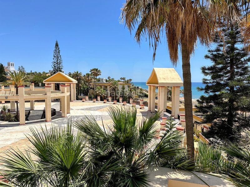 Foto e91346e0-88d5-407f-848f-3541bb85ab2c. Estudi amb calefacció piscina a Romana Playa Marbella