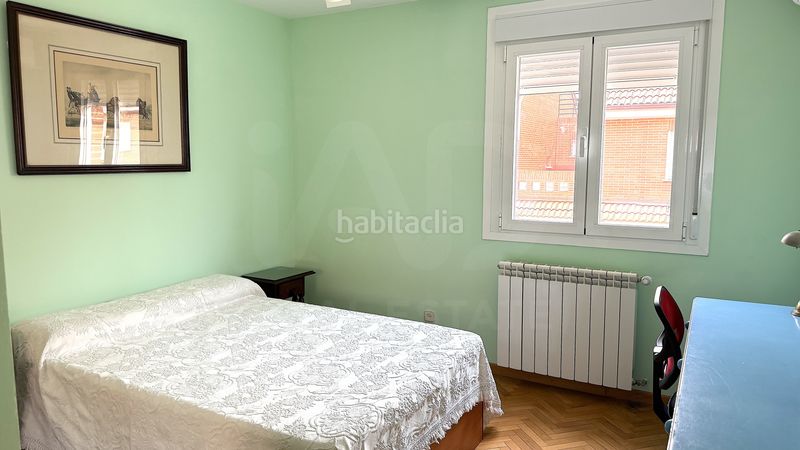 Foto 3e5670db-7664-480c-8d58-74b2796e4b5f. Casa aparellada amb calefacció aparcament a Las Matas-Peñascales Rozas de Madrid (Las)