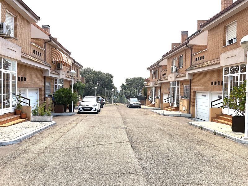 Foto a61ffe0d-e863-4e92-ad18-87a1534a0c4f. Casa aparellada amb calefacció aparcament a Las Matas-Peñascales Rozas de Madrid (Las)