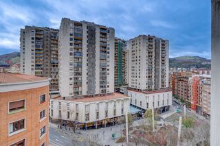 Local Comercial a Calle Hurtado Amézaga 27 27