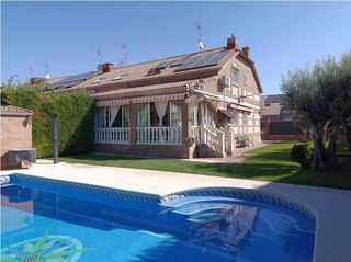 Maison à Urb. Belvalle