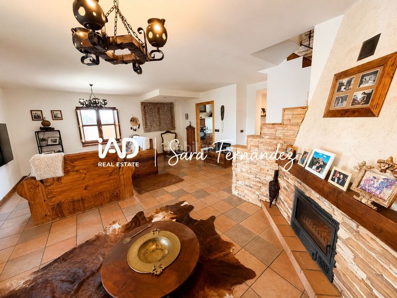Foto a0054e08-7c7c-46aa-b933-49bdea5b23d9. Casa amb calefacció aparcament a Sariegos