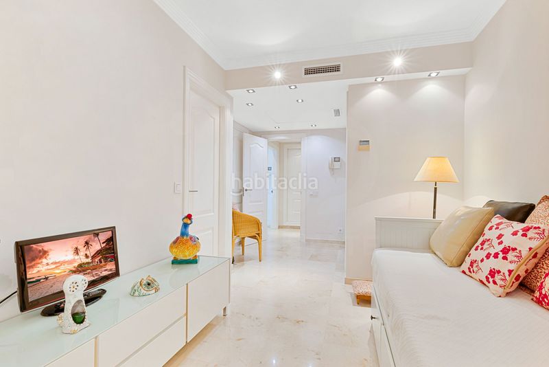 Foto 0d362e85-d00d-4158-bdf3-fcf3c8e4b22c. Pis amb calefacció piscina a Playa Bajadilla - Puertos Marbella