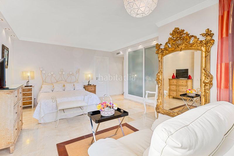 Foto e7ca7668-5cad-4ebd-bd2b-643c7977fda9. Pis amb calefacció piscina a Playa Bajadilla - Puertos Marbella