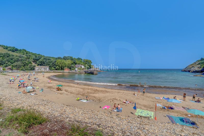 Foto 4ae45ee8-c92d-43e2-b6f3-c53ef471130c. Dúplex amb aparcament piscina a Mioño-Santullán Castro - Urdiales