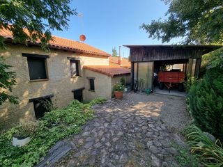 Country house in Quintana del Castillo