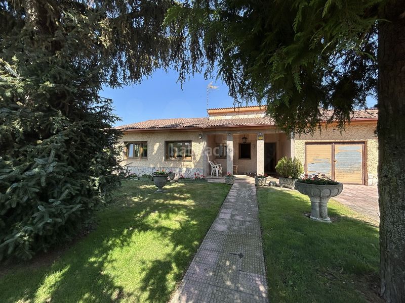 Foto 8c4cf126-e0b7-4512-bb4d-0591edcdfba0. Chalet en Villadangos del Páramo