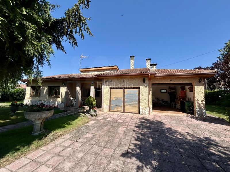 Foto b086f152-f948-4506-af58-033e5f31a5a8. Chalet en Villadangos del Páramo