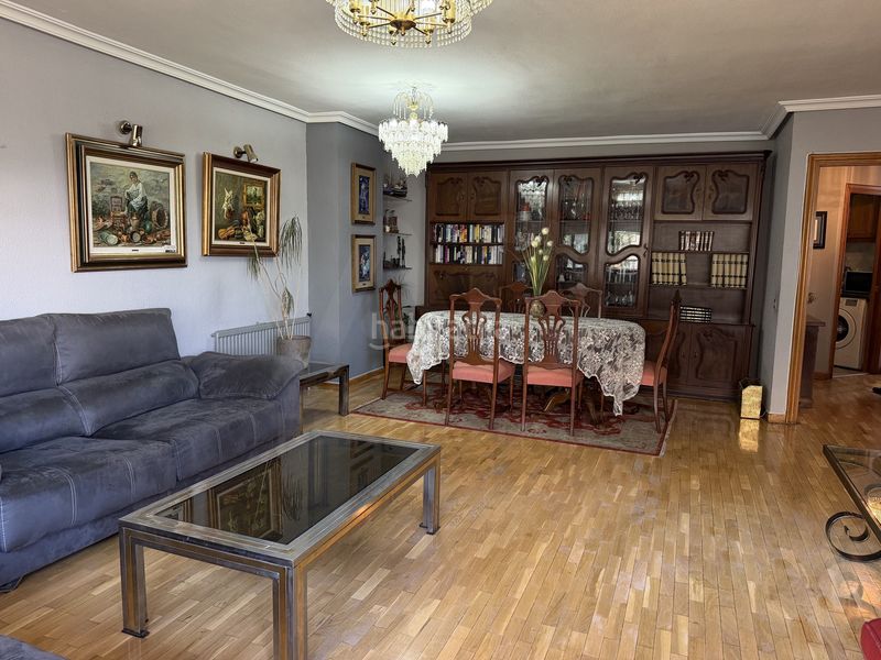 Foto 37efaf18-1c3f-426f-8b9d-7643b91ee2a7. Pis amb calefacció aparcament a Centro Ciudad León