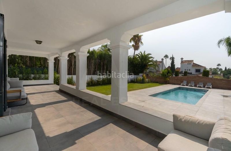 Foto 7e53c1fc-7675-4704-b73d-87b4b2a072bd. Casa amb aparcament piscina a Las Brisas Marbella