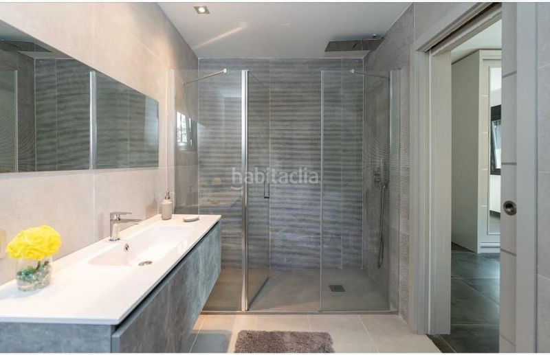 Foto 96080a25-f11d-4ba5-a8f8-58e7d709d7f7. Casa amb aparcament piscina a Las Brisas Marbella