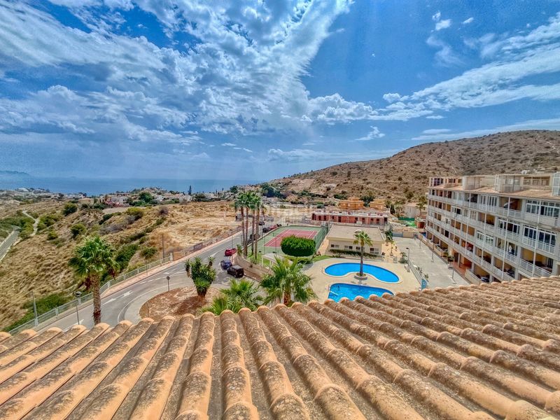 Foto 596a8886-2c4e-45f9-9518-23369b6163e7. Àtic amb calefacció aparcament piscina a Pueblo Acantilado-Lanuza Campello (el)