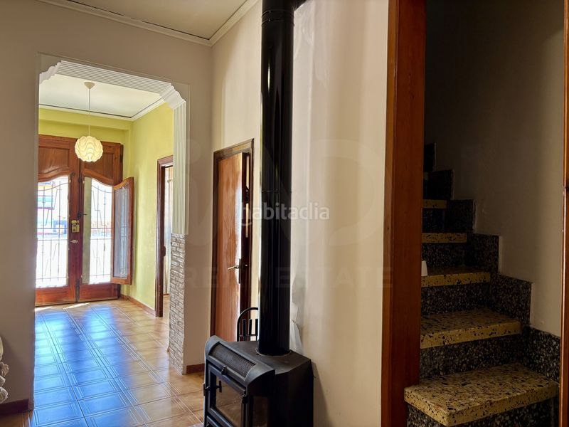 Foto 30336e7b-a7ff-4d88-b268-de0a3cba817d. Masía en Poblets (els)