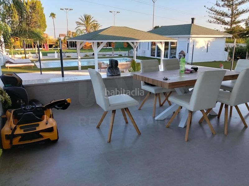 Foto a5a6f56d-952c-457f-9939-8d0ae41017fd. Xalet amb calefacció piscina a Peña de las Águilas Elche / Elx