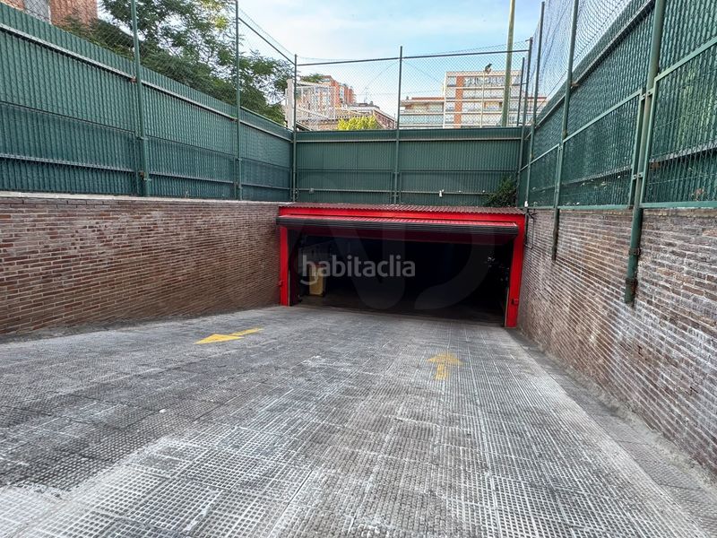 Foto 0de10b83-f385-4fb8-b3e4-82bb3bf071c4. Aparcament cotxe a Almagro Madrid
