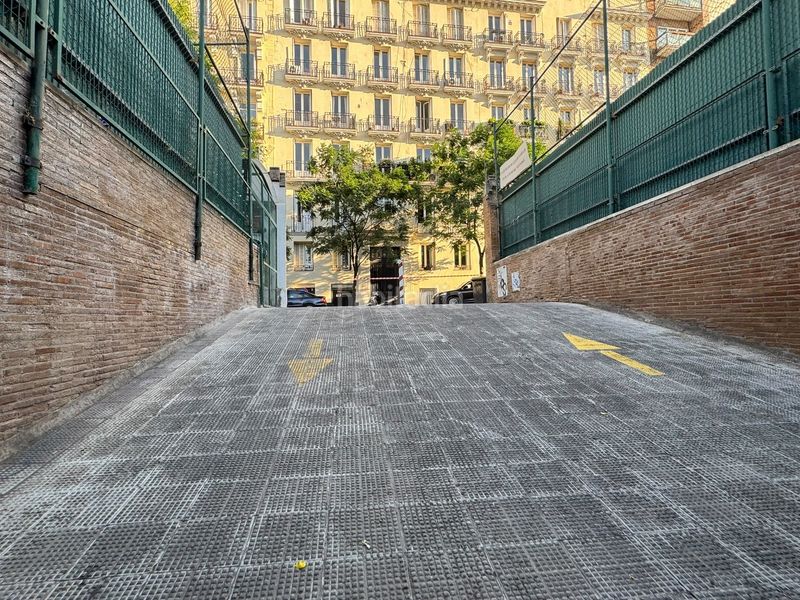 Foto 919c78d3-b4b9-4b33-be59-e405e90ce436. Aparcament cotxe a Almagro Madrid