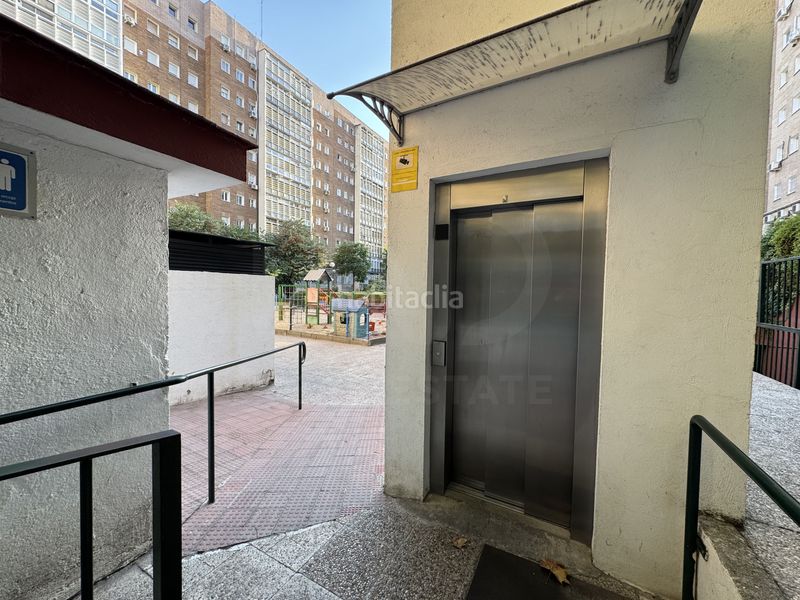 Foto 28ff98c4-7058-472e-82c5-8408bc1fee0c. Aparcament cotxe a Estrella Madrid