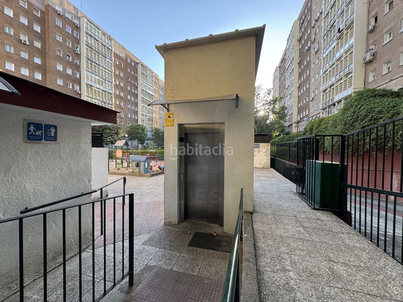 Foto 5cc069fb-2374-4dd3-a82a-3fe9e22d23de. Aparcament cotxe a Estrella Madrid