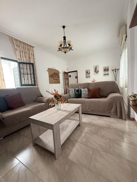 Foto 62eb6b89-f103-40c9-8425-cd9bda6df9e2. Casa amb aparcament a Osuna