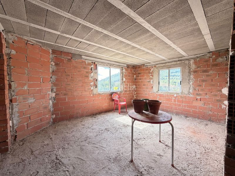 Foto a2516de7-4170-409f-8964-58285eeaf16e. Casa amb aparcament a Viver