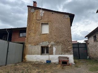 House in Matallana de Torío