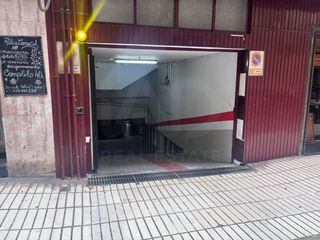 Aparcament cotxe  Calle pablo iglesias 14
