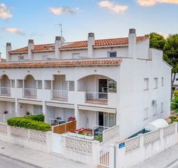 Casa aparellada a El Castell de Cubelles