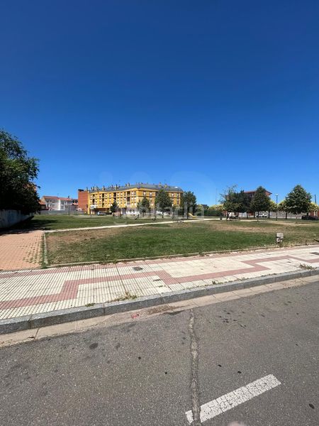 Foto c8d606d9-3490-4e05-877a-31a3faf59d08. Pis amb calefacció aparcament a Armunia León