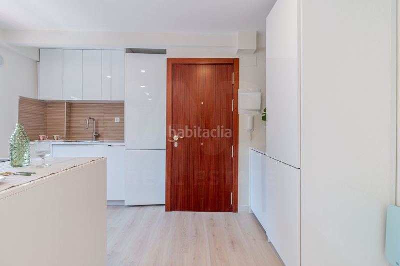 Foto bab9bf9e-c9c8-4cc5-93f0-6042f5d496b6. Piso en Numancia Madrid