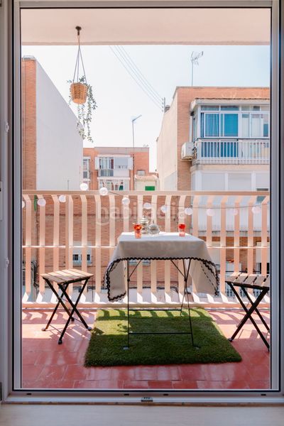 Foto cdd309aa-6ead-46b3-bbe7-9d69c904262d. Piso en Numancia Madrid