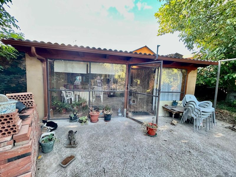 Foto ecbbf659-397a-400c-9146-ee7f17d53e35. Casa amb aparcament a Castrocontrigo