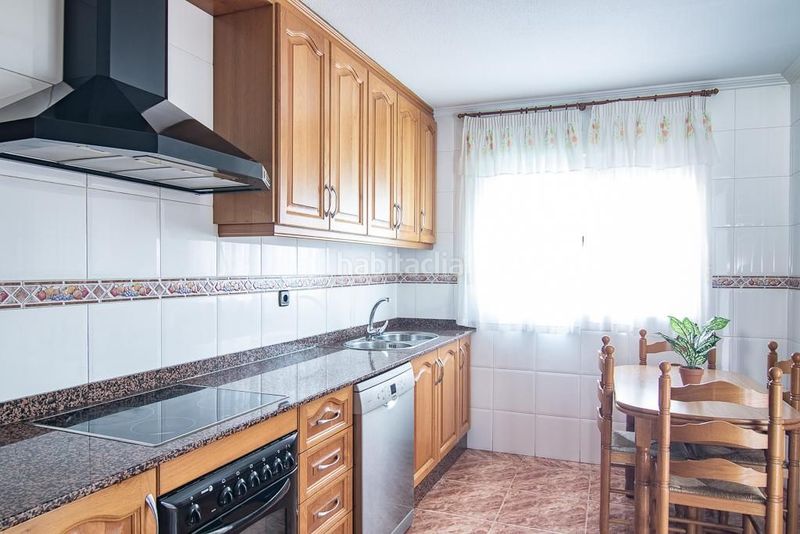 Foto e43d0c6a-b042-449e-a71b-2ef2bc3c18d6. Casa aparellada amb calefacció aparcament a La Murada - Los Vicentes Orihuela