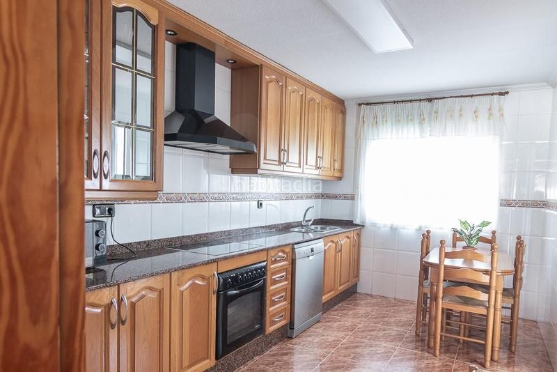 Foto f9f07d3b-91cf-47b6-a153-4e10ca62bb96. Casa aparellada amb calefacció aparcament a La Murada - Los Vicentes Orihuela