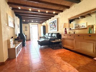 Casa aparellada a Perafort