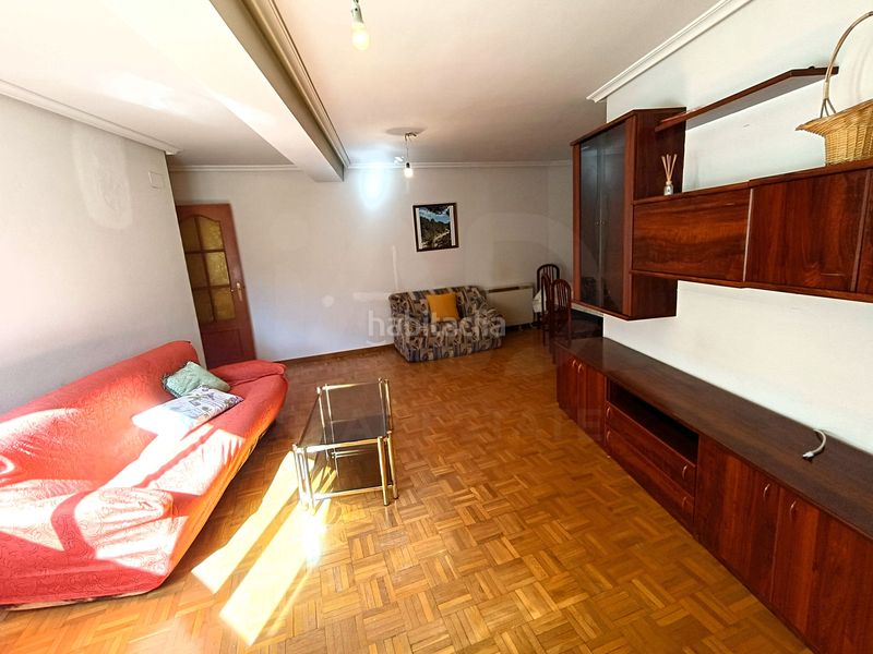 Foto f8442eda-448c-439d-b46a-2347043e083d. Edificio in Sahagún