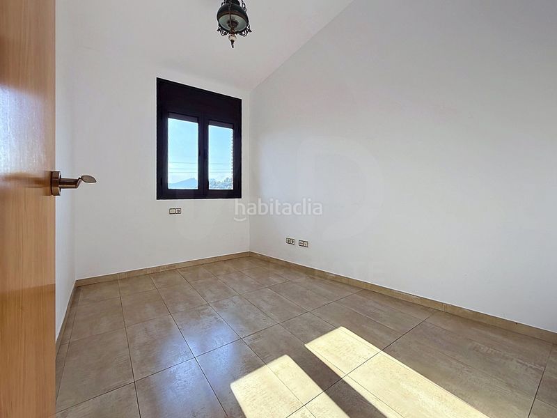 Foto 98f34c63-3e9d-4b57-ad52-ef9b7110f275. Casa amb calefacció aparcament a Can Palet de Vista Alegre Terrassa