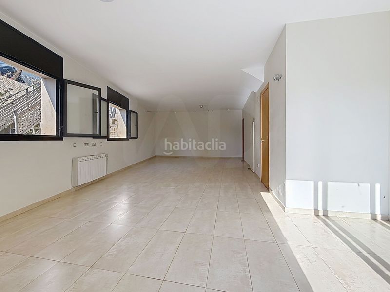 Foto e4bb0462-15bd-45ba-9ad0-c9f86bcb288d. Casa amb calefacció aparcament a Can Palet de Vista Alegre Terrassa